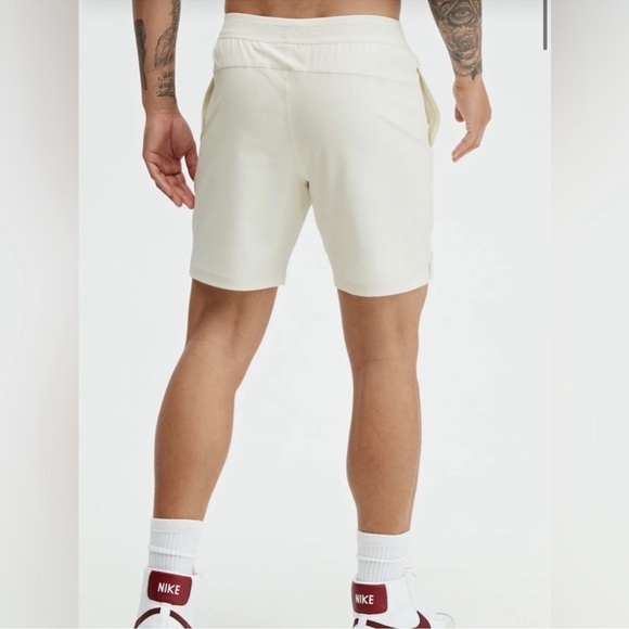 NWT Fabletics The 5” Fundamental Short (Lined) XXL - Picture 3 of 9